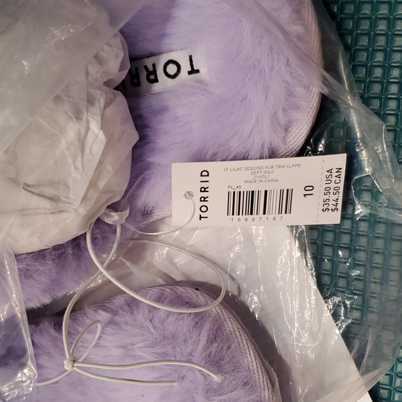 Torrid Lilac Faux fur fuzzy slippers - Picture 12 of 12